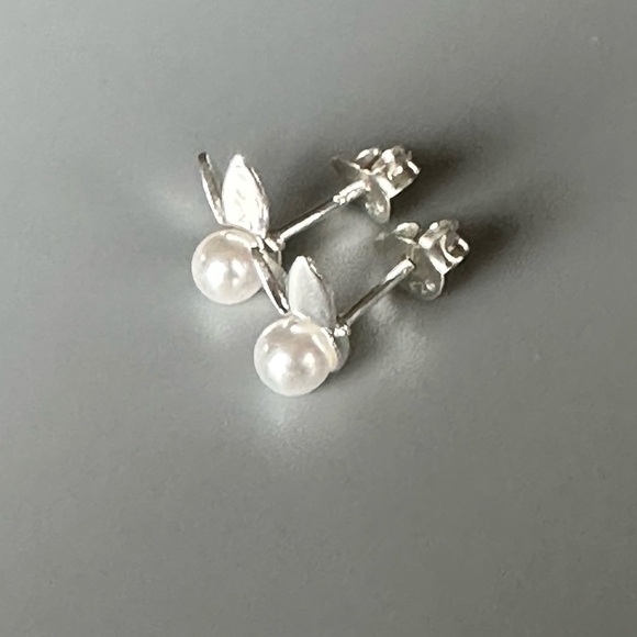 Sterling Silver Pearl Stud Bunny Ear Earrings - Picture 4 of 8